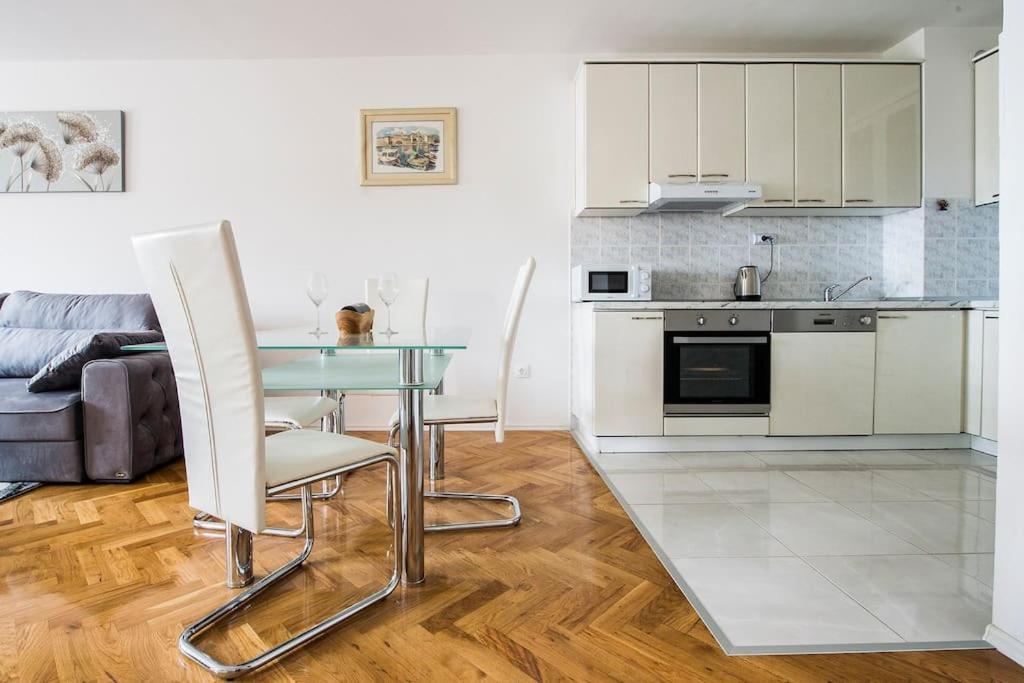 Apartment Jully Podstrana Buitenkant foto