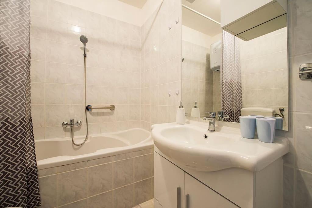 Apartment Jully Podstrana Buitenkant foto